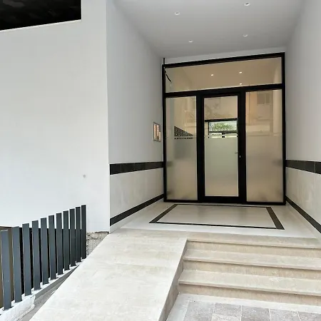 New Modern Flat Seaside Vlore Daire *