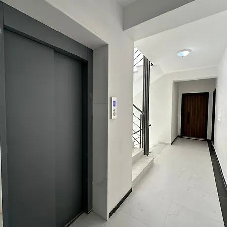 New Modern Flat Seaside Vlore Daire *